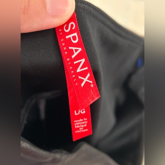 Spanx Faux Leather Shiny Black Leggings - L - Picture 9 of 9